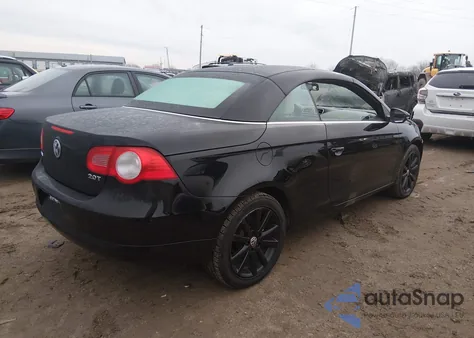 2011 Volkswagen Eos Komfort z USA, uszkodzony, nr VIN WVWBW7AH8BV002721